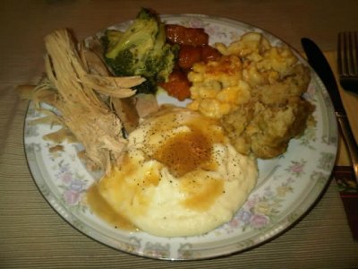 thanksgiving_09_fullplate.jpg