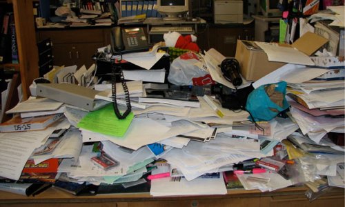 Messy-desk-011.jpg